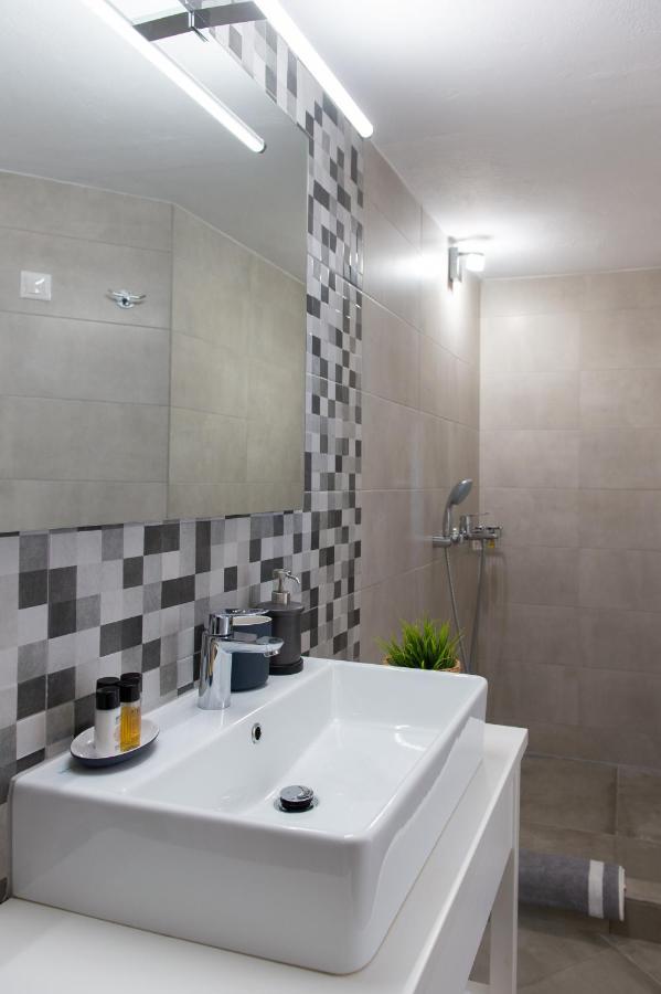 Grey House Villa Exambela Ngoại thất bức ảnh
