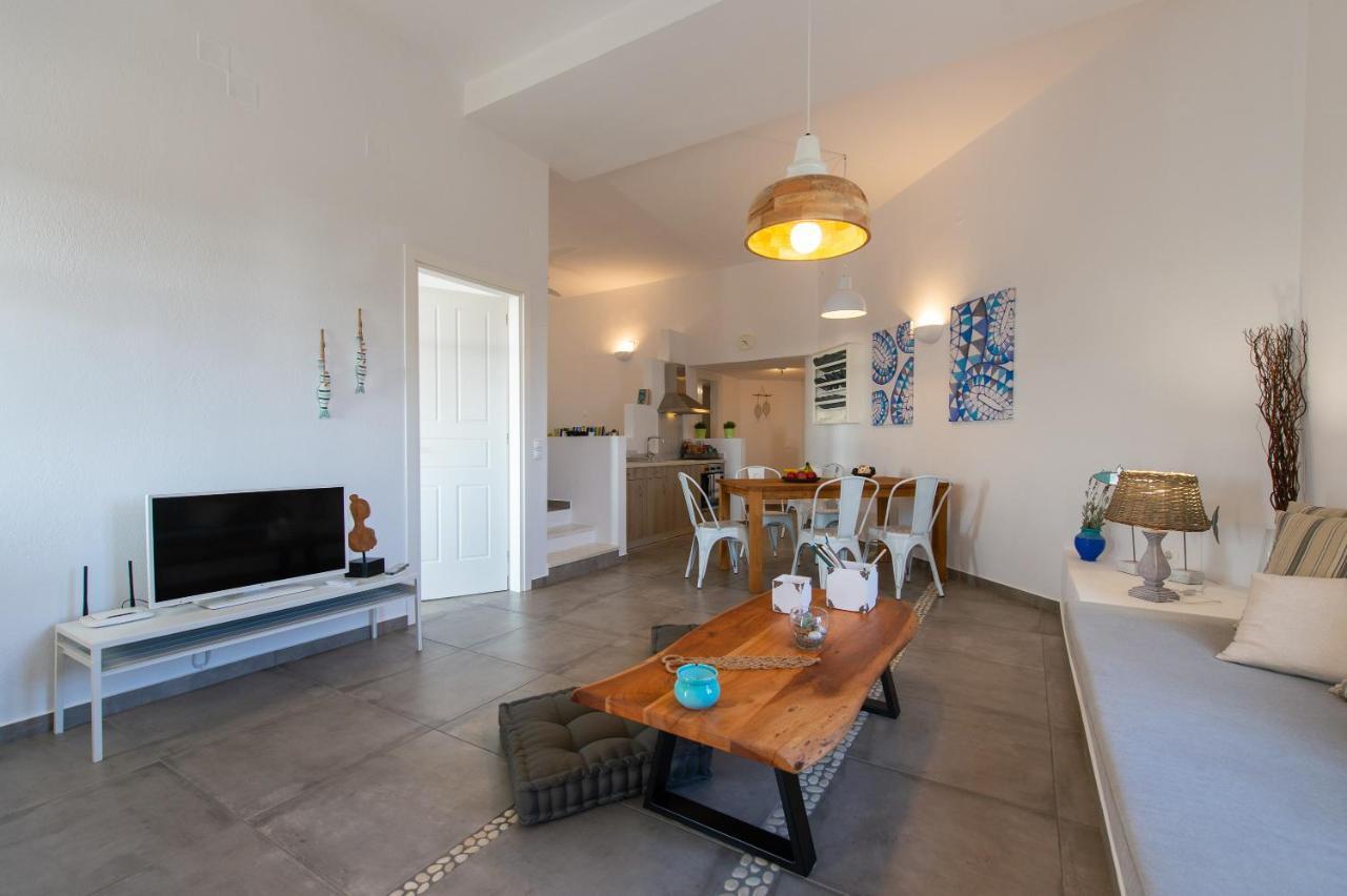 Grey House Villa Exambela Ngoại thất bức ảnh